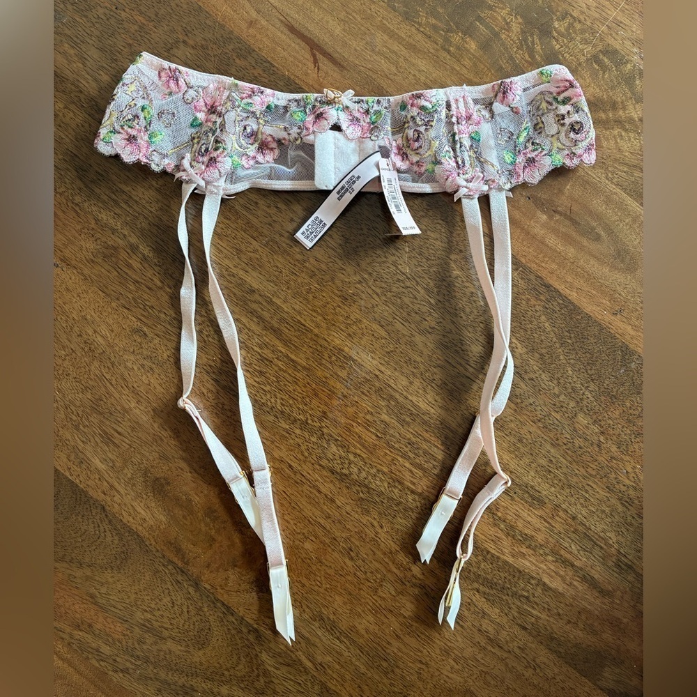 Victoria’s Secret Dream Angels Floral Embroidered Garter Belt XS